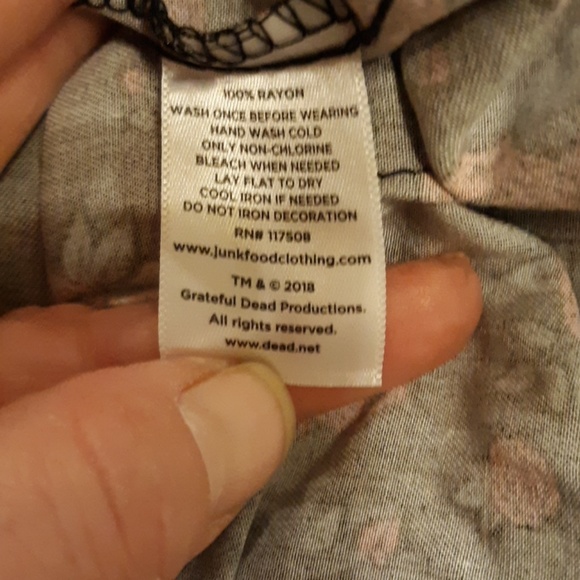 Junk Food Long Sleeve Grateful Dead Wrap. - Picture 5 of 6